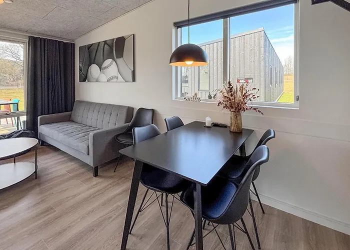 In With Indoor Swimming Pool Lägenhet